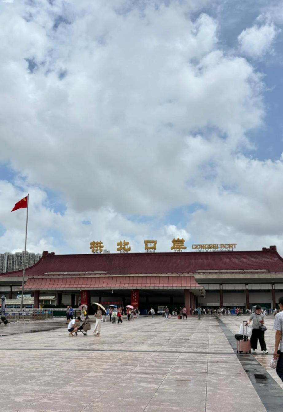 我想让老公去澳门工作，可老公给我算了一笔账，我瞬间打消了这个念头。

昨天晚上下