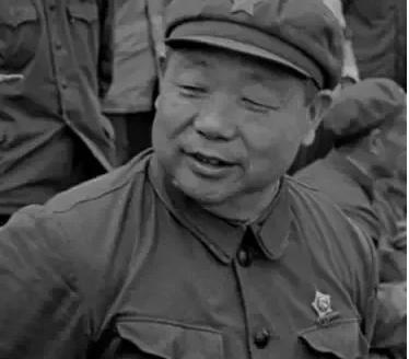 1972年，沈阳军区调来了一名副司令员，因为带个“副”字，军区个别干部根本不重视