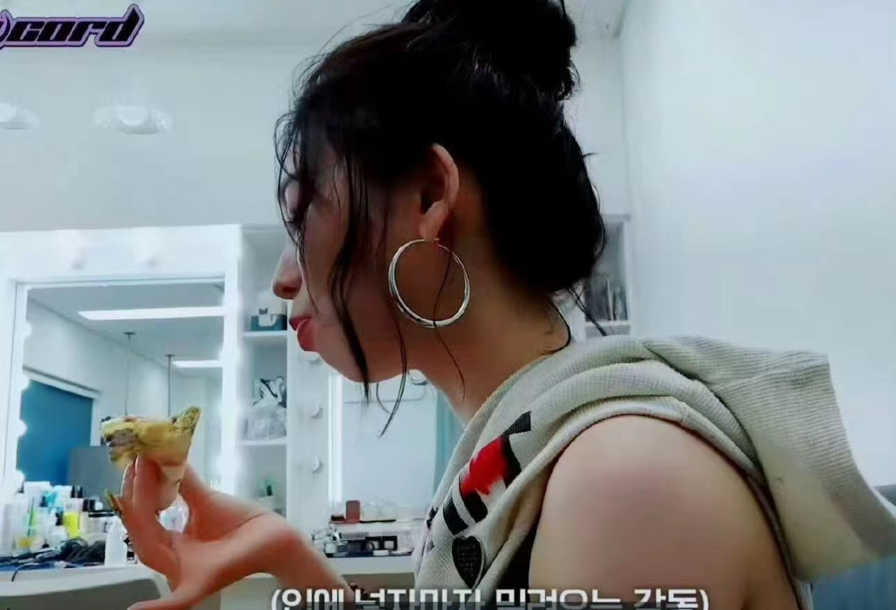 完美的侧脸骨相 