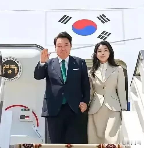 韩国一纸戒严令引发全球哗然，一个现代民主国家，竟在2024年上演如此荒诞剧情。6