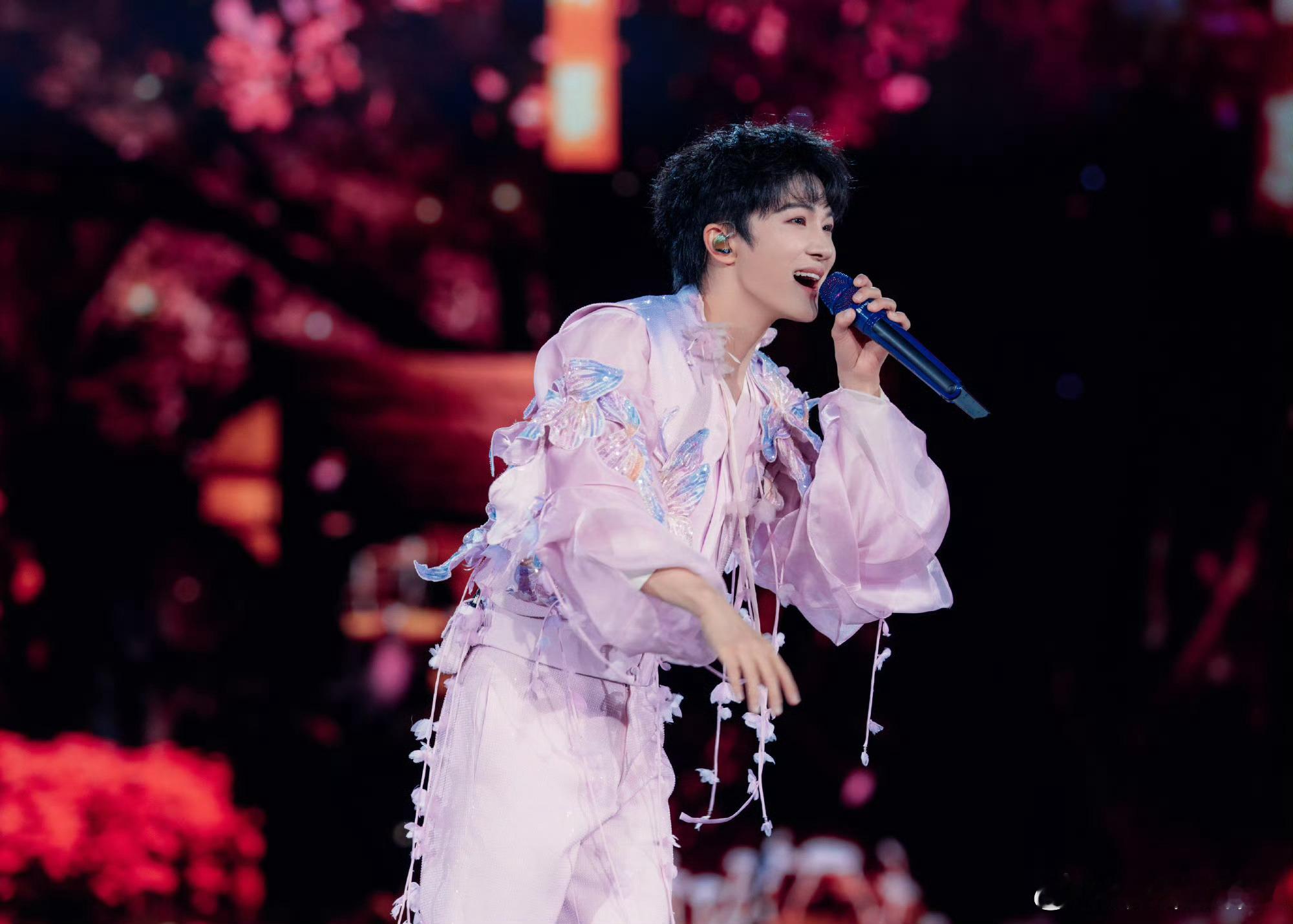 2025最燃音乐现场周深周深