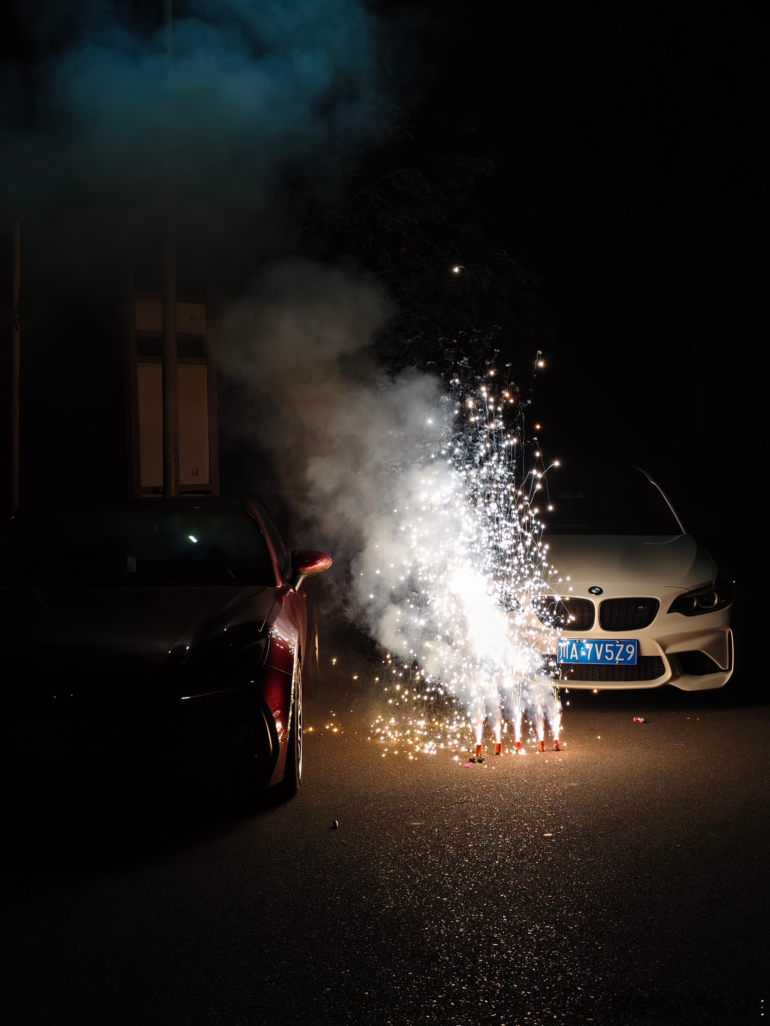 老家凌晨跑山 偶遇M2兄弟 邀请放烟花 玩漂移 换车开nice night！M2