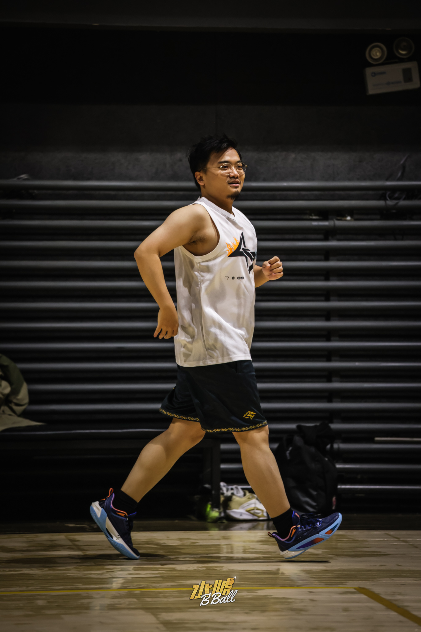 水唬开箱 借着速决7球局让这小胖跑一跑然后接着出差，接着飞🛫球鞋很潮潮流inb