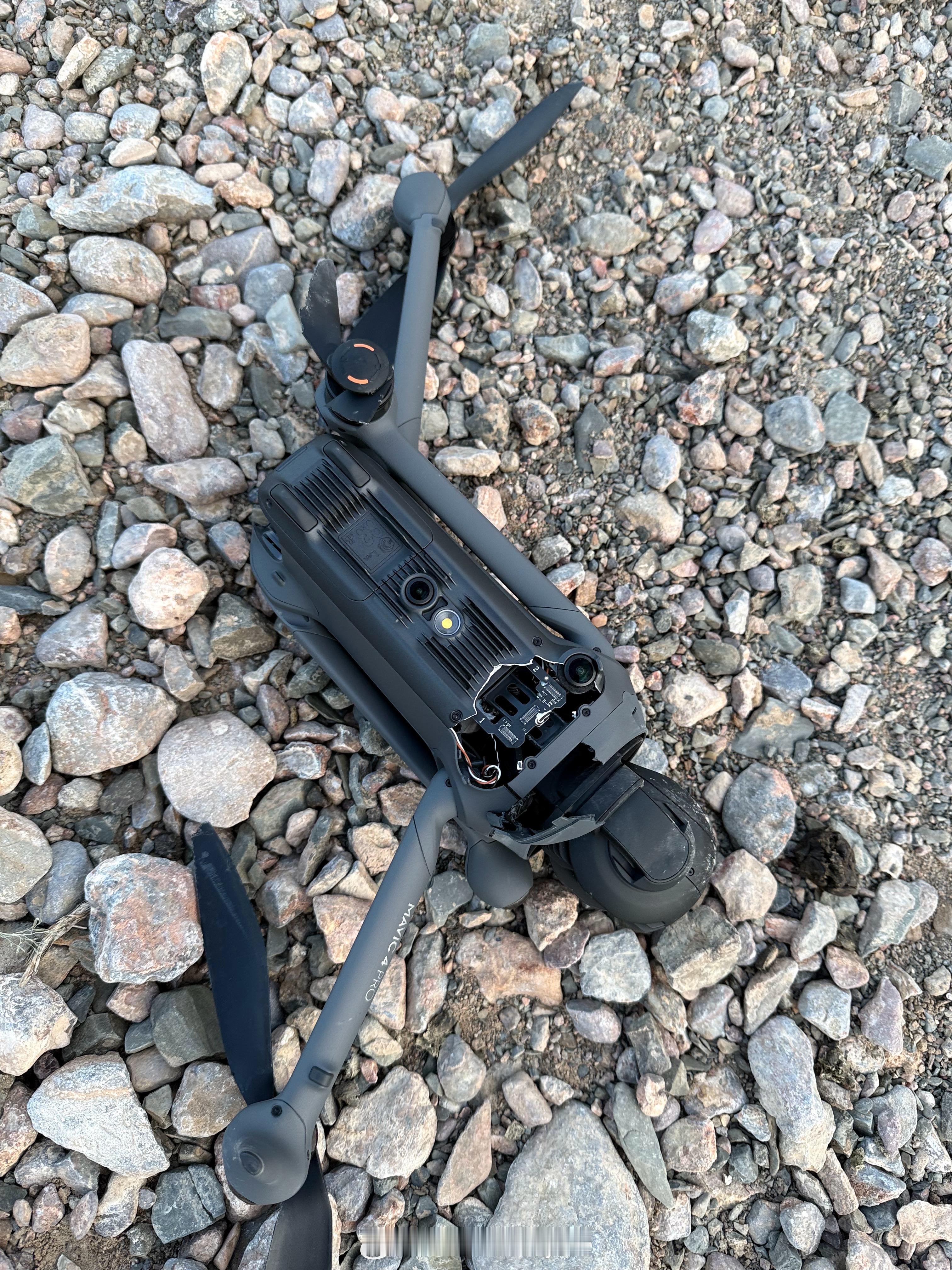 为了拍ES8,我的mavic4pro[泪][泪][泪] ​​​