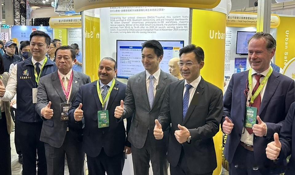 江启臣联手蒋万安  抛“台北台中AI合作新蓝图”

台北市长蒋万安今天（17日）