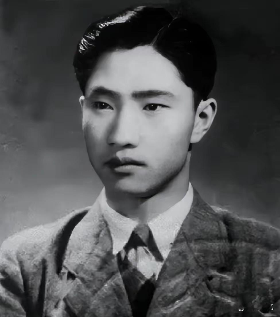 2008年中央通知领"叛徒"父亲骨灰，儿子怒拒：他是叛徒！真相揭开全网泪目
 