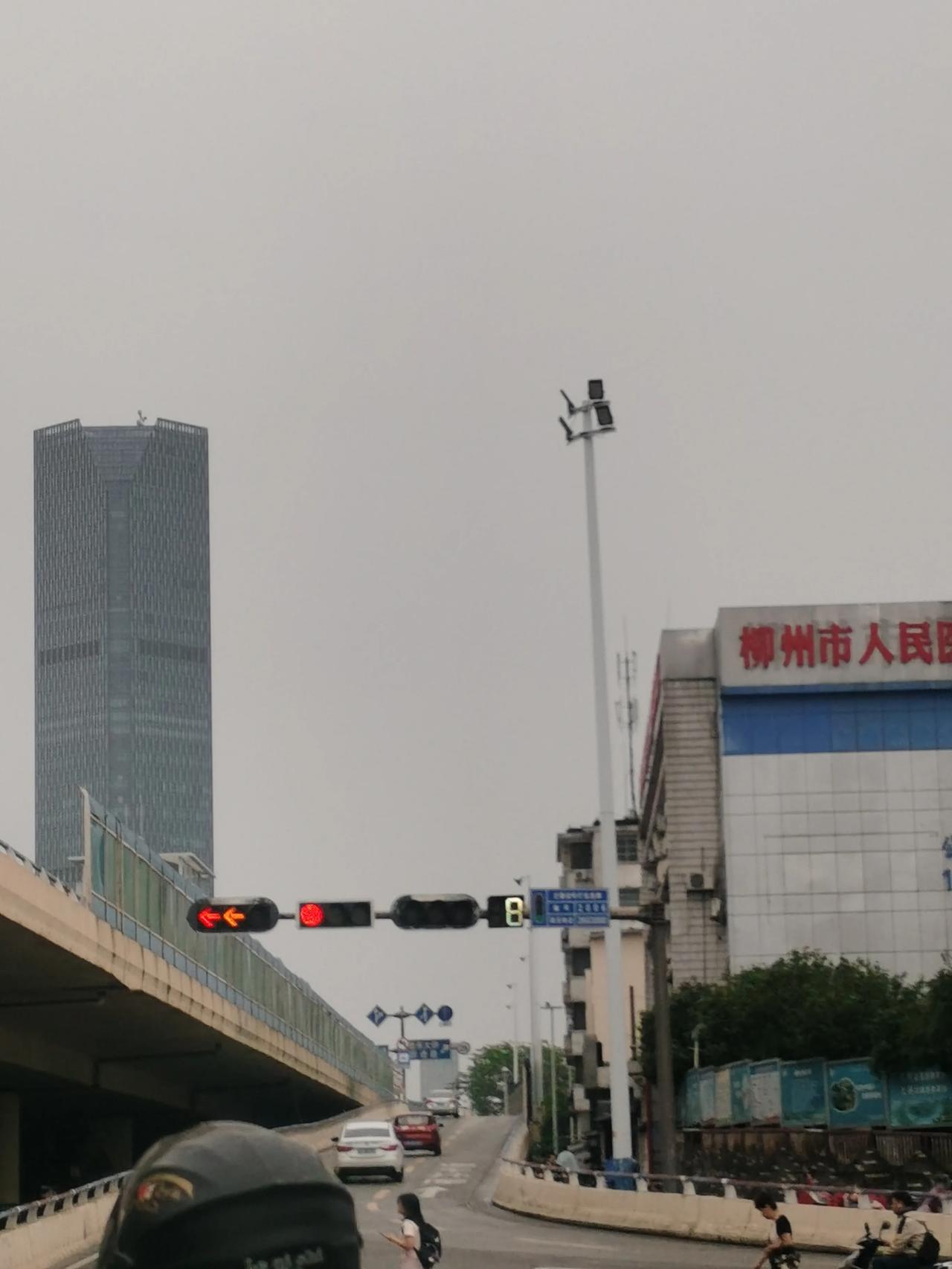 有没有老司机指点一下，
开车到这里，
如何走？