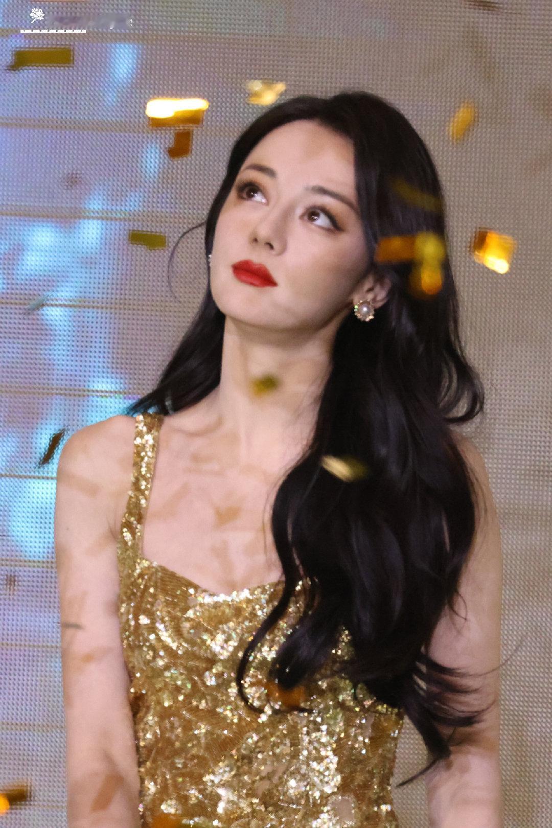 金光闪闪✨迪丽热巴又在大杀四方 ​​​