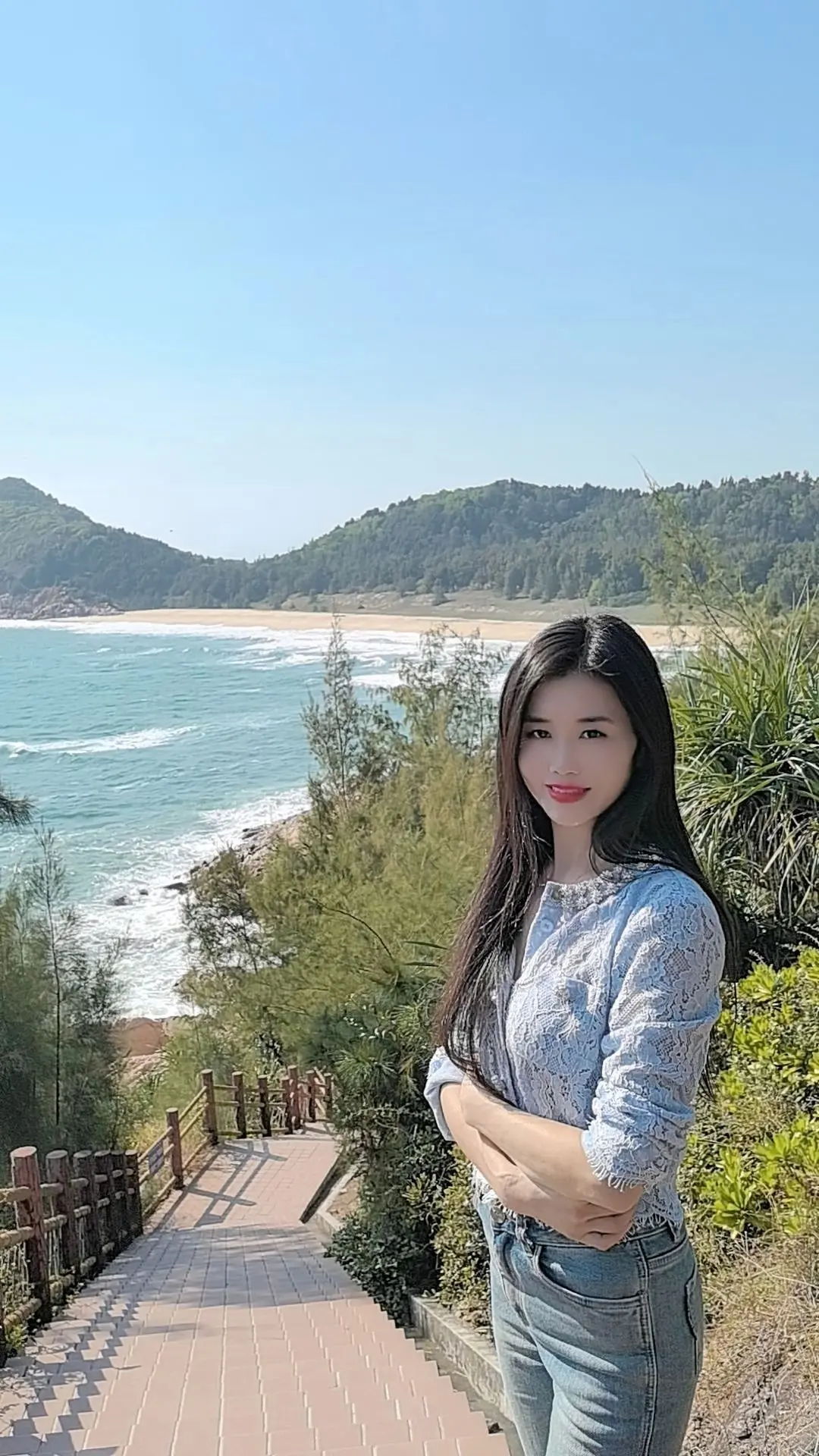 一个转身 夏天变成了故事，一次回眸 秋天已成了风景。