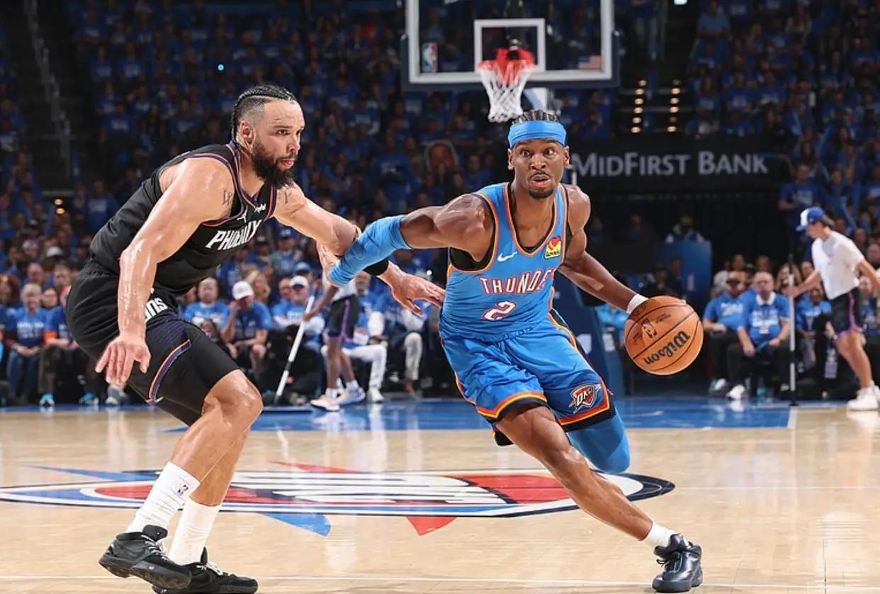 狄龙-布鲁克斯很看不起亚历山大赢得比赛的方式，狄龙说：“想像个男人一样比赛，而不