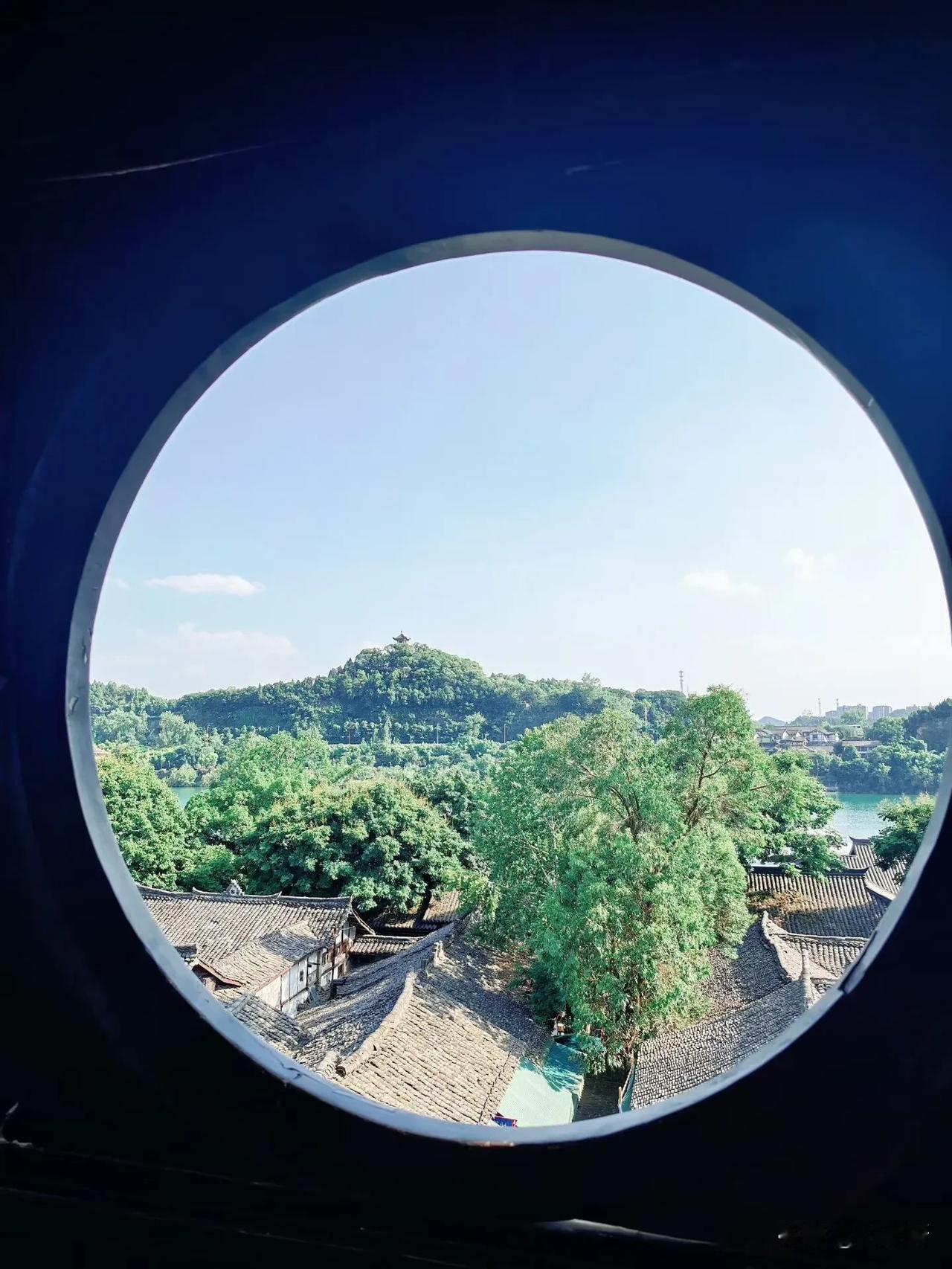 流量的尽头是一个个思想鲜活的人

1. 流量是表象，人是内核
所有数据的背后，都