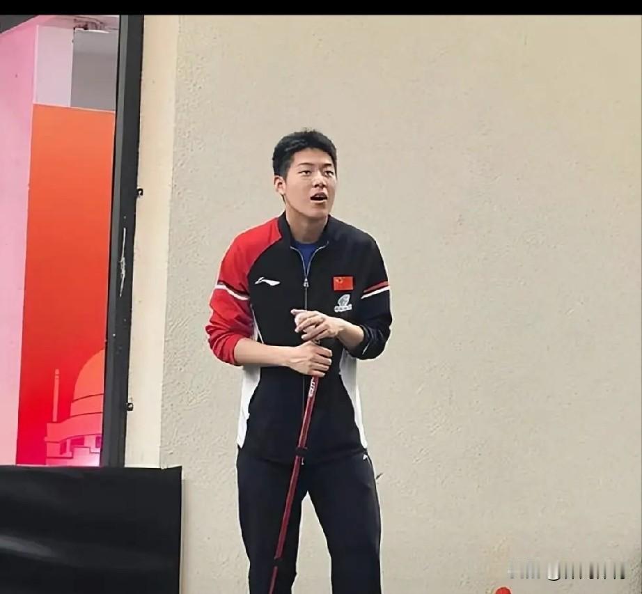 亚锦赛男单八强看点！替补削球黑马突围，国乒新生代迎来大考
 
亚锦赛男单四分之一