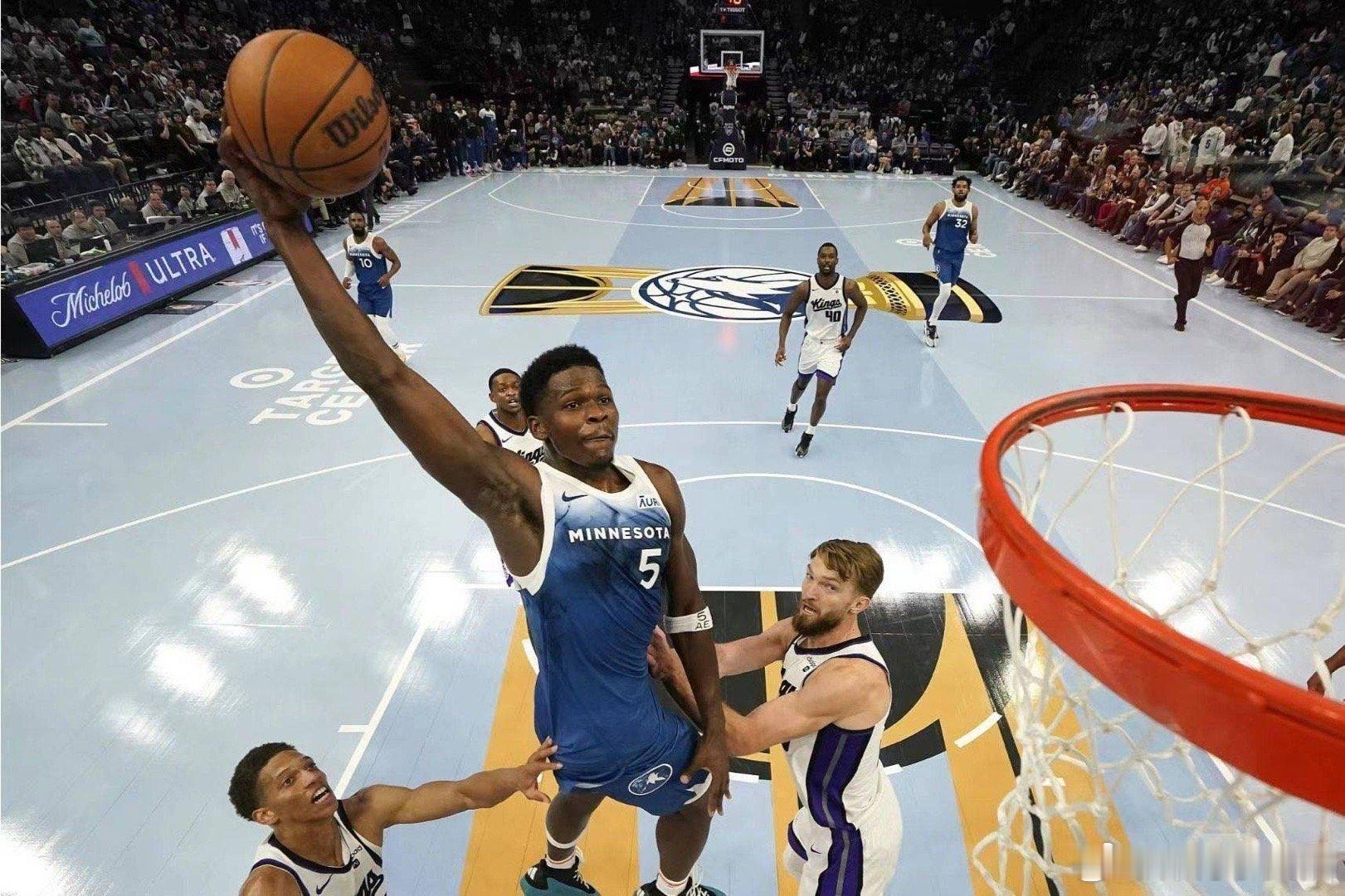 #nba# 北京时间4月11日上午10点，NBA常规赛将迎来一场强强对话，掘金主