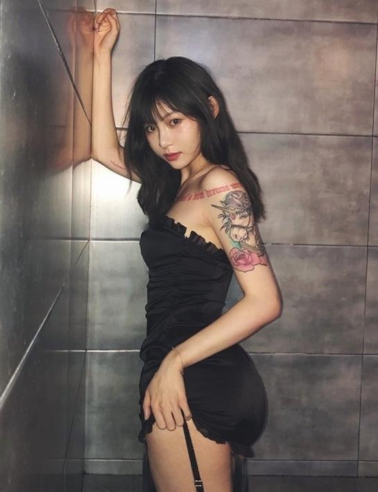 千万网红分手20天后火速上恋综
这位网红是拥有千万粉丝的“机车女神”痞幼（本名王