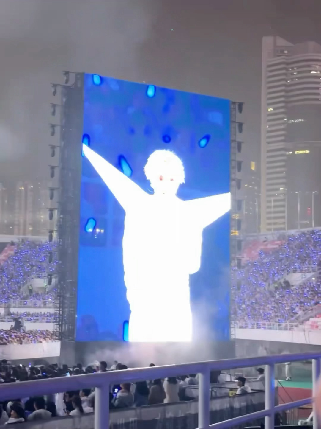 薛之谦演唱会暂时不考虑当站姐… 