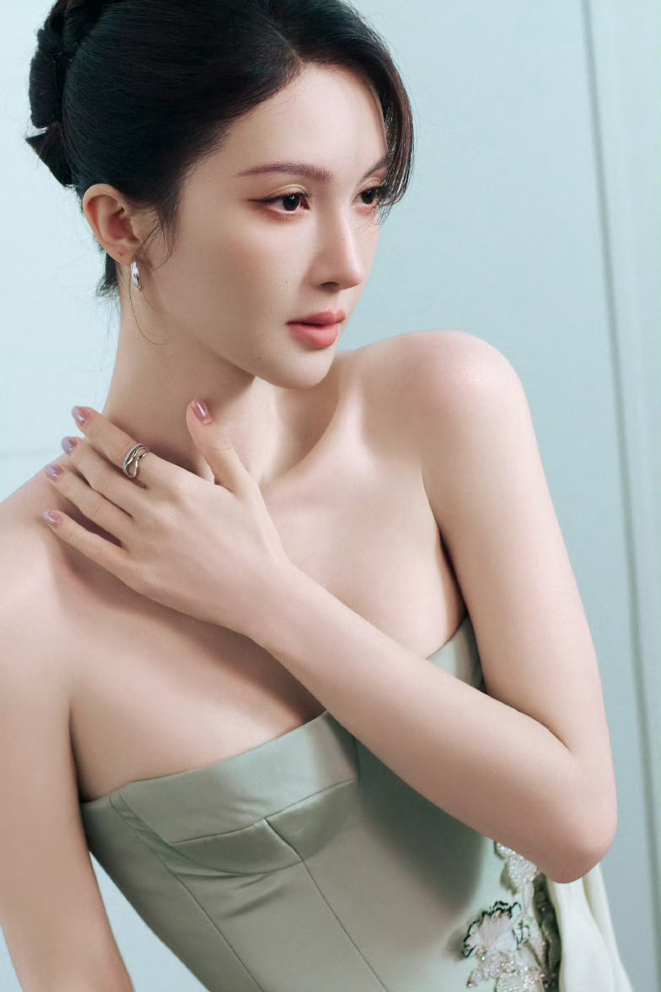 金晨怎么美成这样了 金晨的美貌不用质疑[期待][期待] ​​​