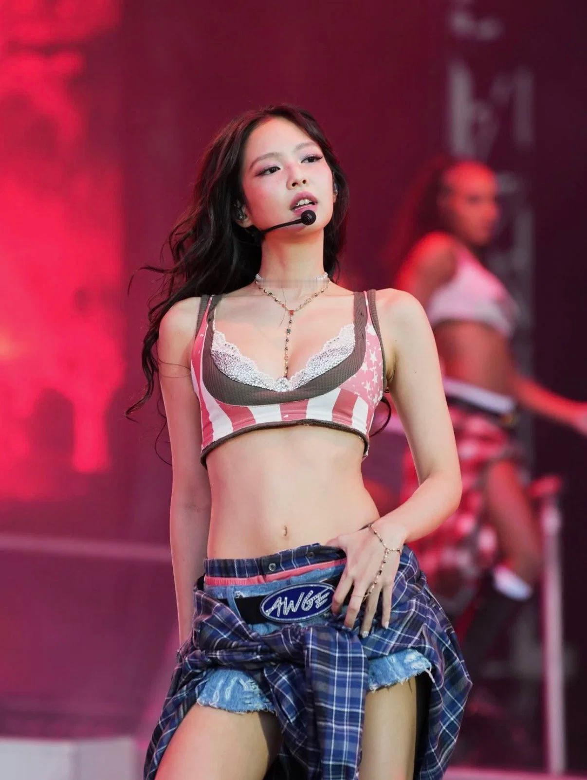 最近JENNIE舞台造型.jpg 