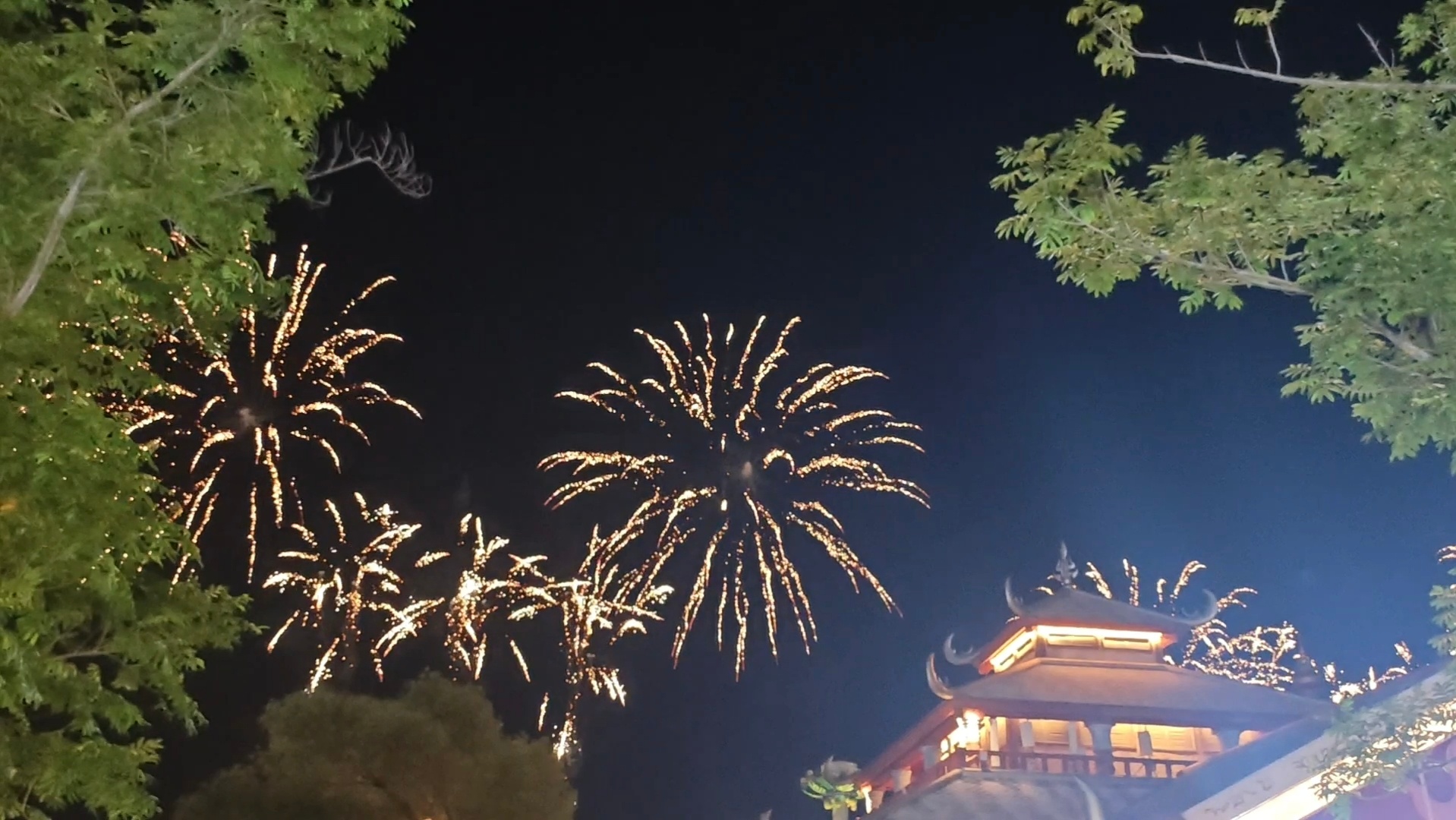 大家看烟花🎆 ​​​