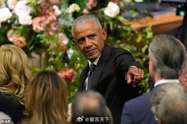 新闻图片：奥巴马是否在说：“纽森应该是2028年民主党总统候选人”啊？ 网图 