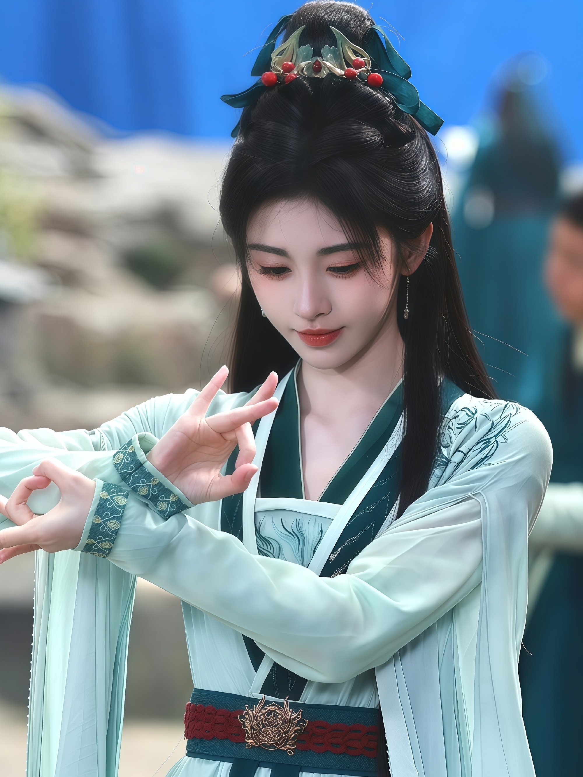 jjy鞠婧祎上官芷 jjy鞠婧祎花间令 希望这个冬天爱与好运与你同在