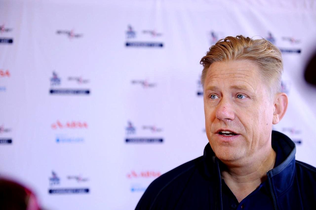 曼城0-2被踢懵！
 
曼联球迷今晚刷手机，怕不是先掐自己一把。开场65分钟，姆