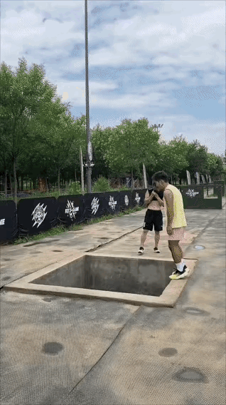 不行，
我要把我认识的单身贵族都推下去 。