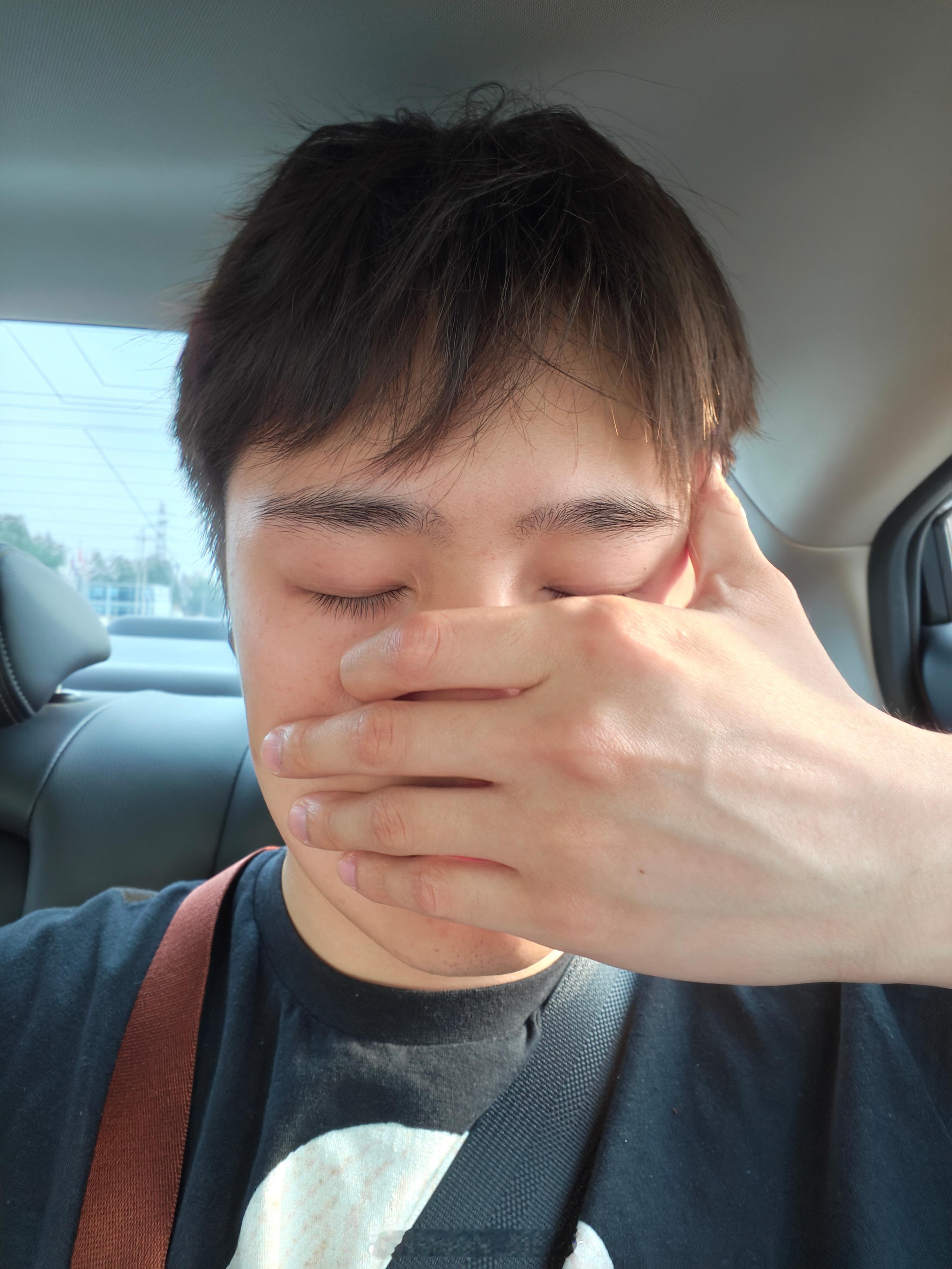 还好是打车，那我可以放心睡觉了。叶总累了。😭✋✋😭 ​​​