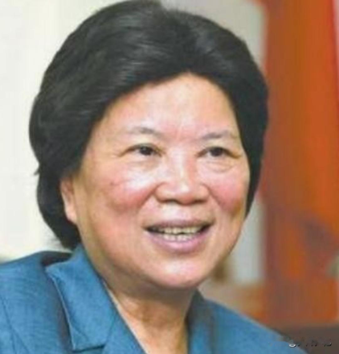 从朝鲜战场到妇联标杆！这位广东女干部的实干人生太硬核
 
张帼英，女，广东东莞人