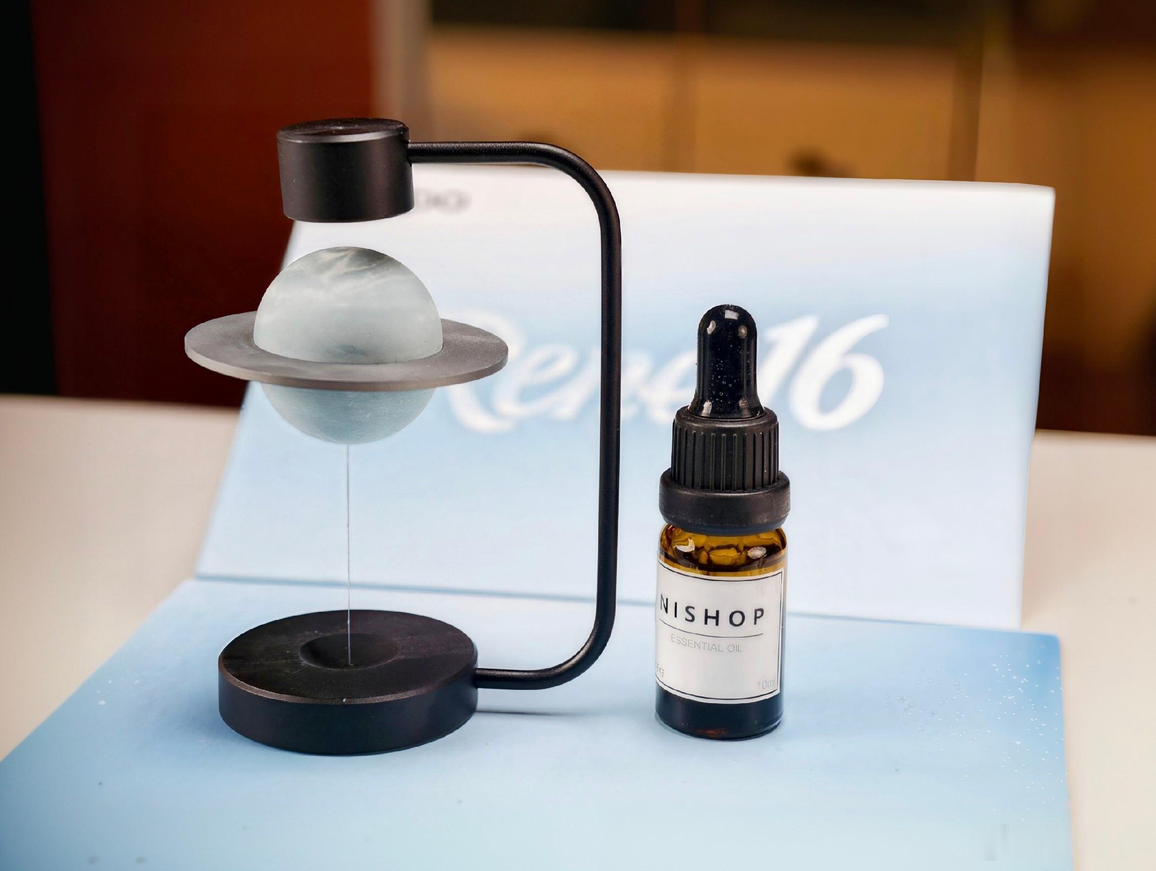 差点忘了，现在才拆开Reno 16的邀请函，是一个行星扩张器，已经看到手机外观了