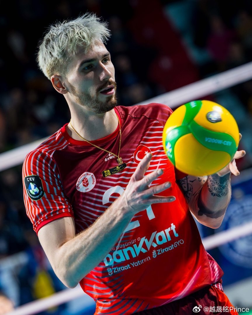 排球 🇵🇱 回到波兰参加欧冠比赛的托马斯.弗纳尔：“我想念波兰，我想念我的故