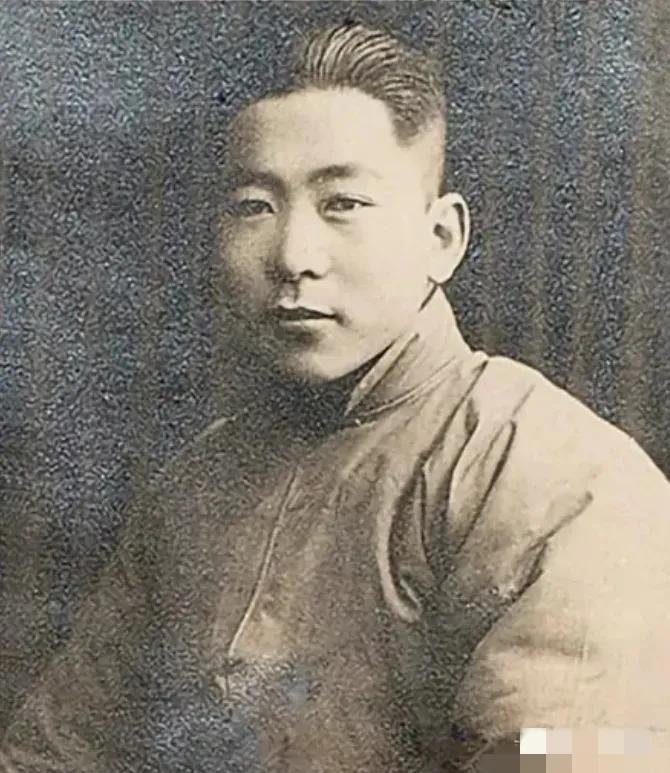 1928年，先烈陈乔年被敌人杀害后，身体上没有一块好肉，惨不忍睹。临刑前，陈乔年