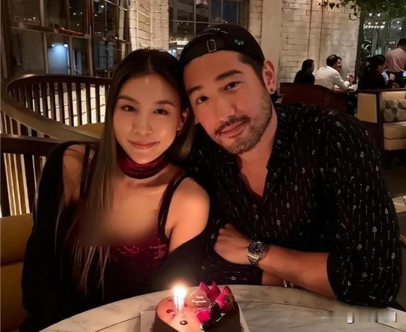 6 月 16 日，高以翔的女友 bella 与老公在意大利举办婚礼。

六年的时