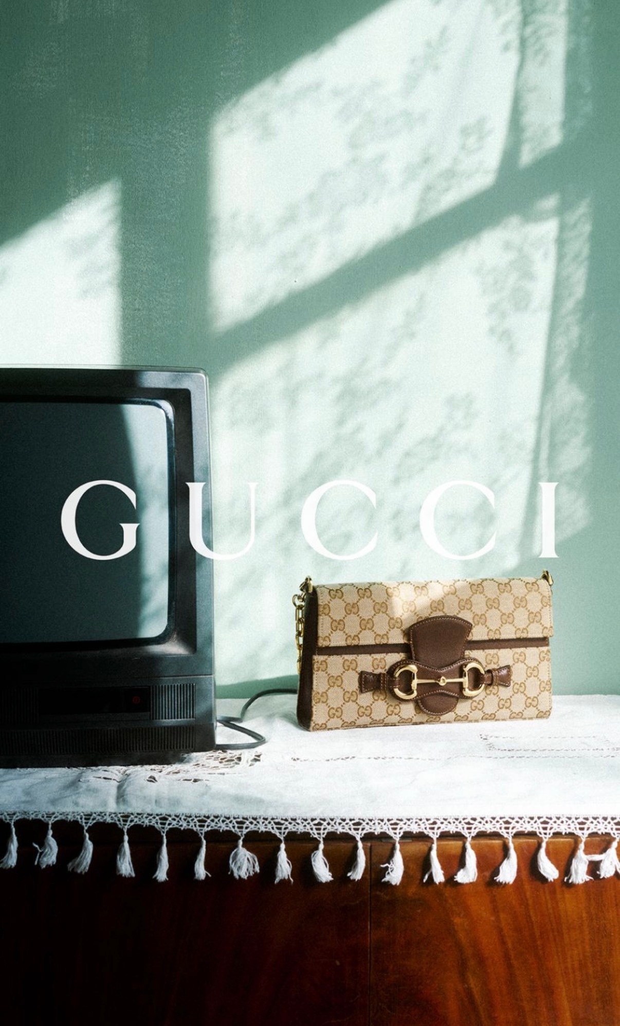 Gucci马衔扣马衔扣是Gucci标志性的设计元素之一，对于熟悉这个牌子的朋友，