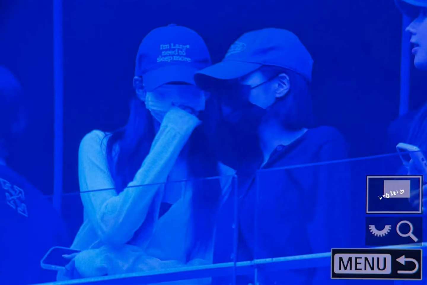 twice演唱会现场的明星去看twice演唱会的明星去看twice演唱会的明星，