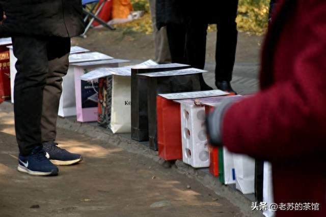 免费领鸡蛋的背后：四川销毁195吨假货，最大那单专骗老人
