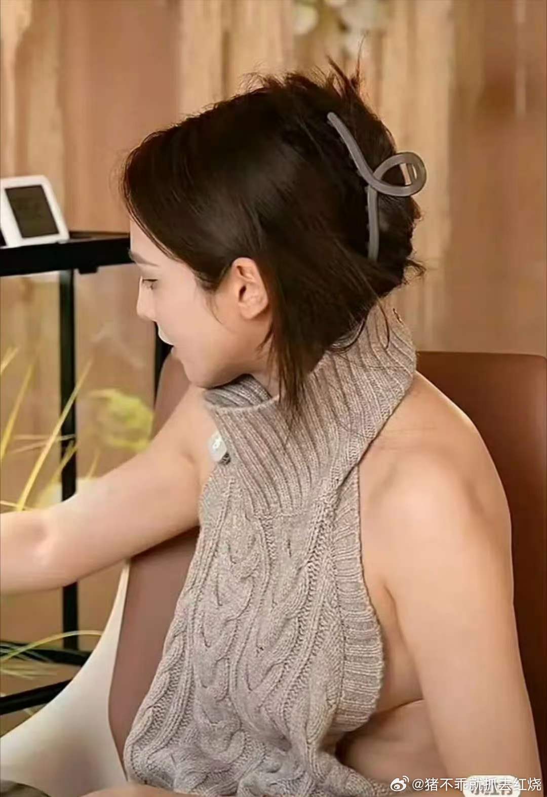 ？这确定不是qqny吗？这也太容易走光了 ​​​