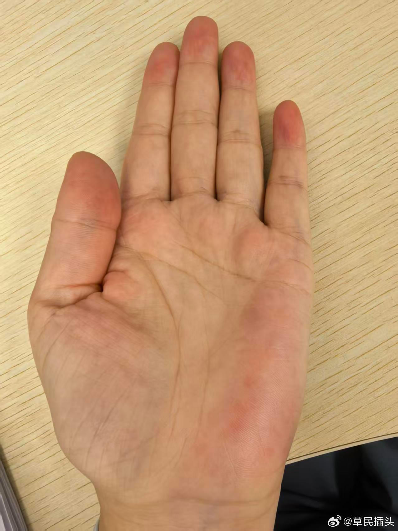 十几年了，一直坚持让学生抄经入门。讲课内容，大多也是在讲经典成书时代的文化、各种