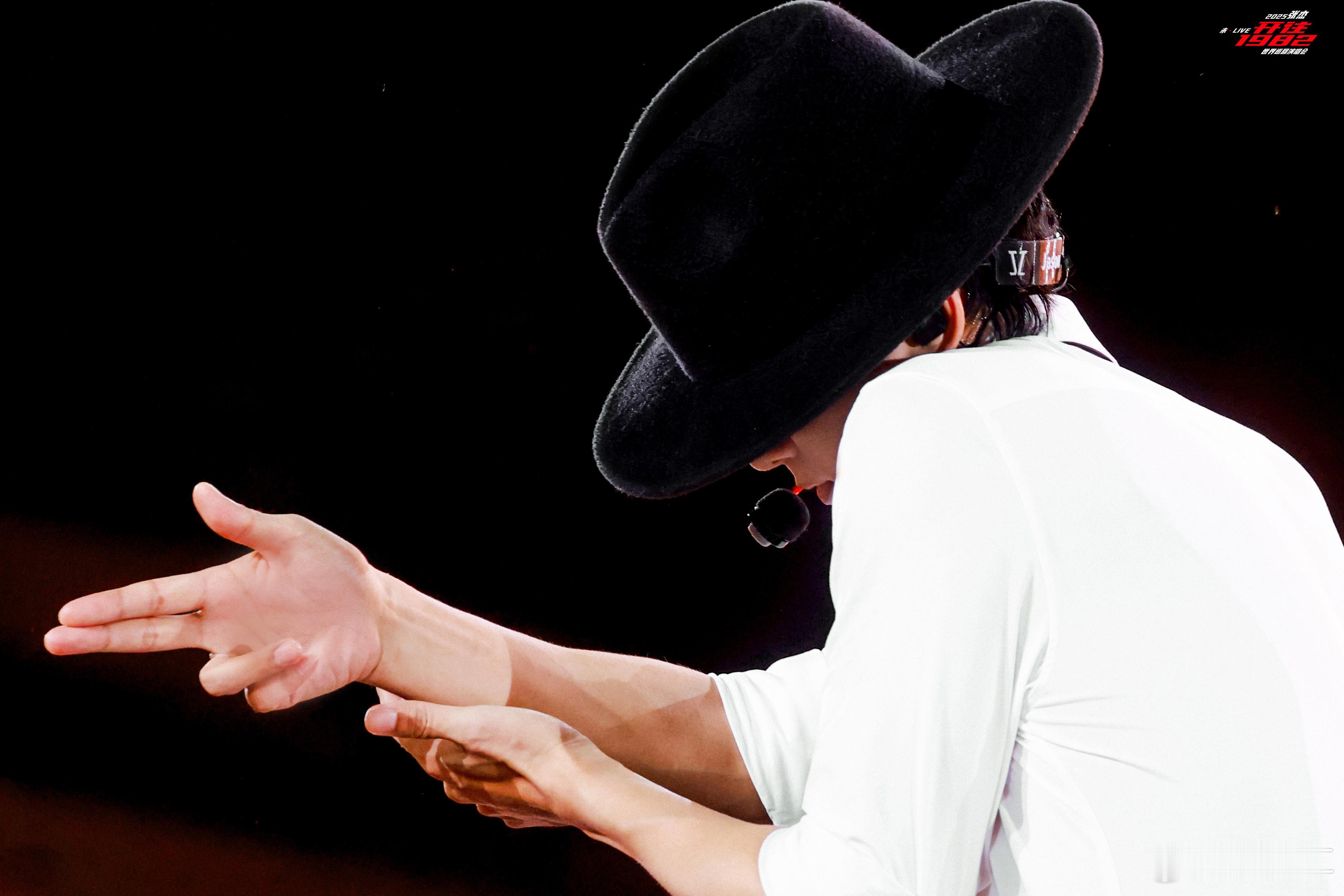 张杰 ✨张杰 白衬衫我永远的神爱上张杰是我的宿命！太爽了