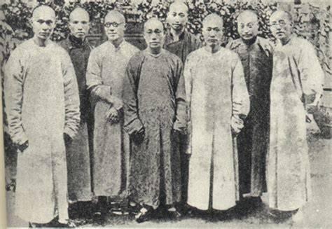 谭嗣同这个名字，往往被和“戊戌六君子”“壮烈牺牲”这些标签放在一起。他被押赴菜市