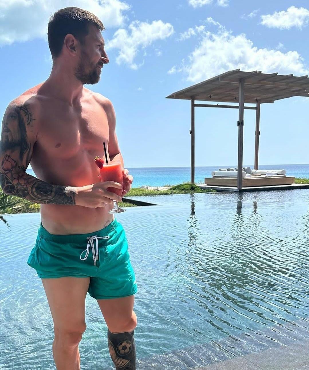 梅老板，面朝大海，思绪万千[捂脸][捂脸][捂脸]，是否对欧洲联赛恋恋不舍呢？