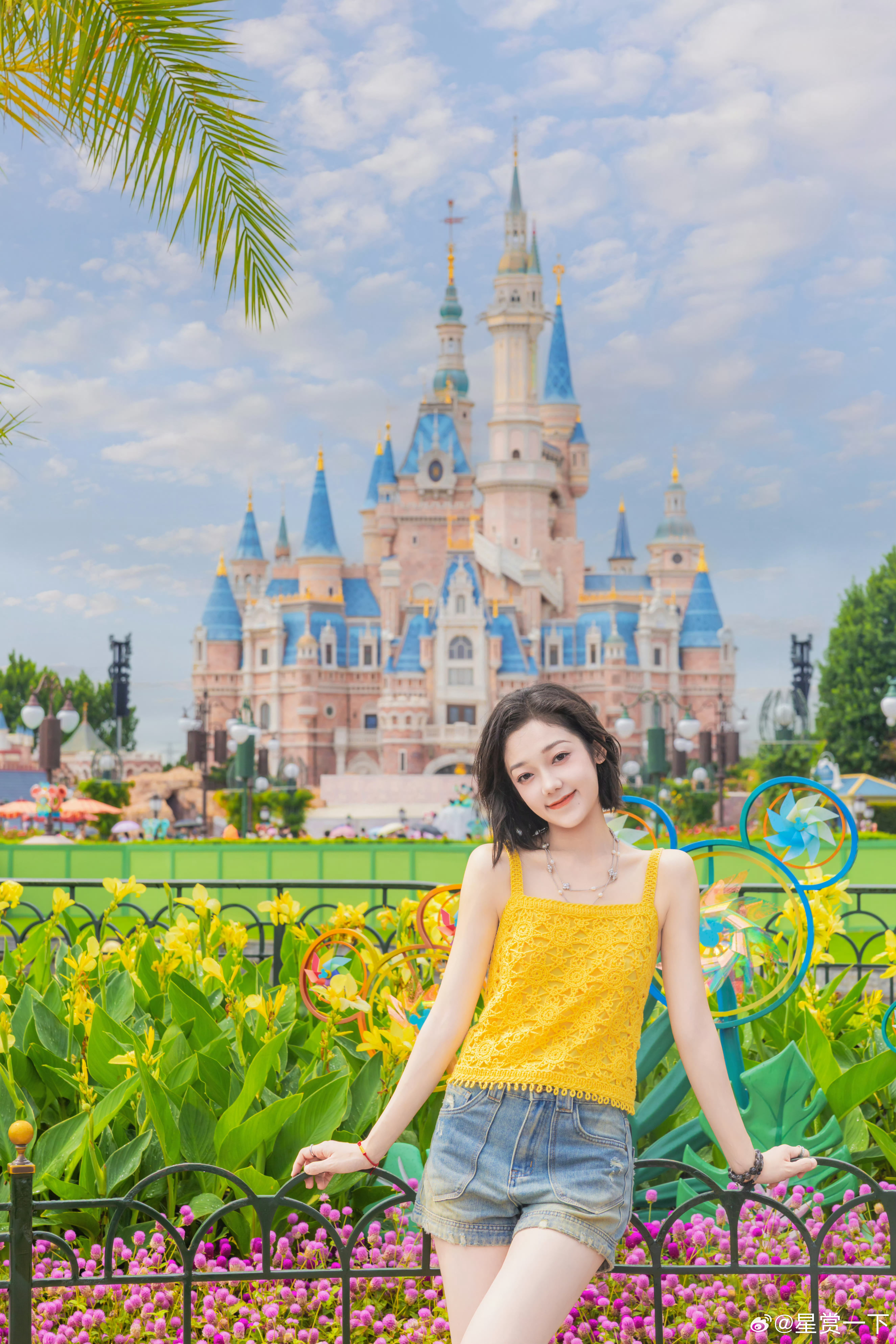 希林娜依高迪士尼游玩美照🏰 ​​​