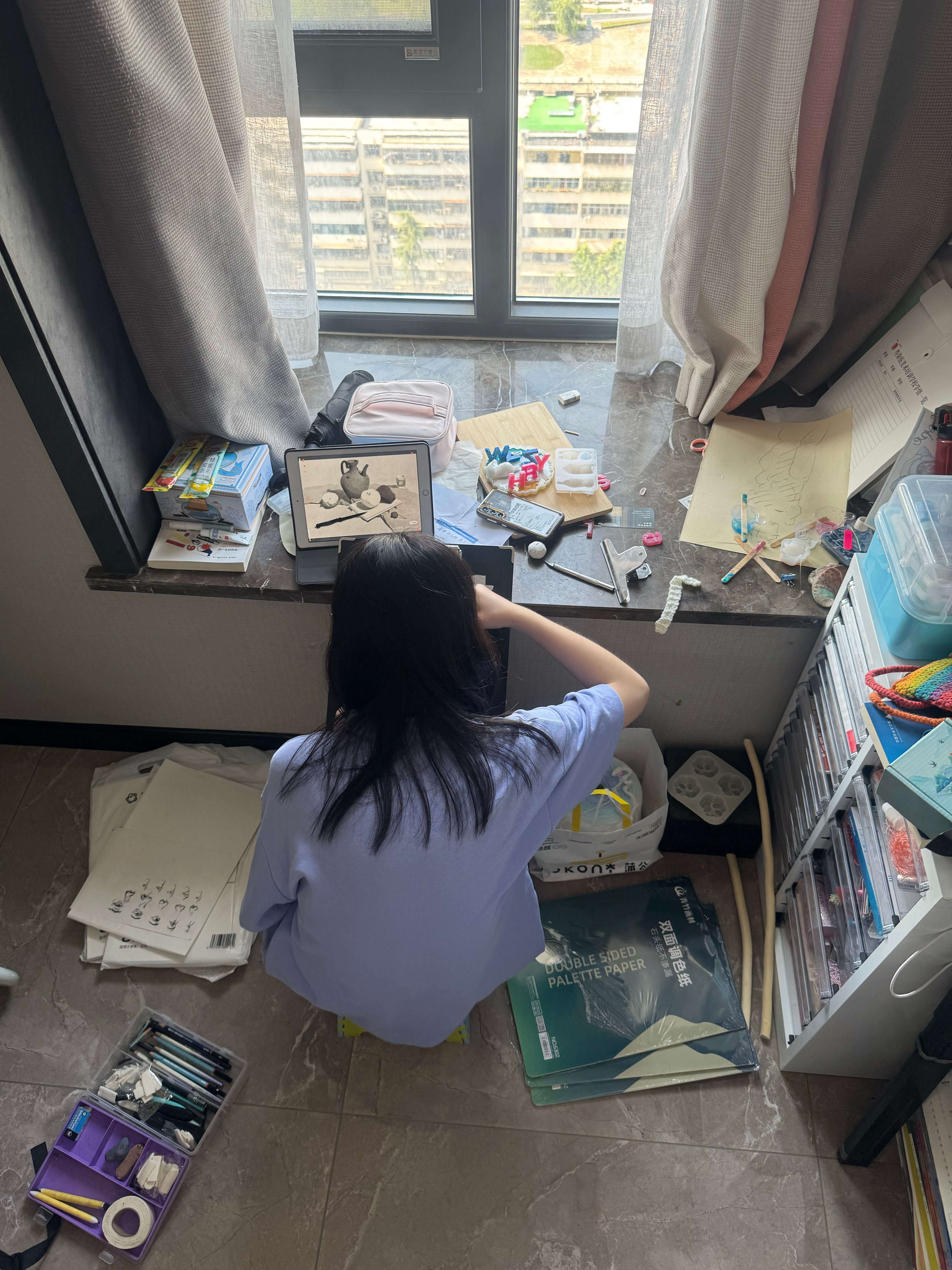 外表光鲜亮丽 实则邋里邋遢开始写作业了 屋子一点儿都不大我都收拾不过来我不动了 