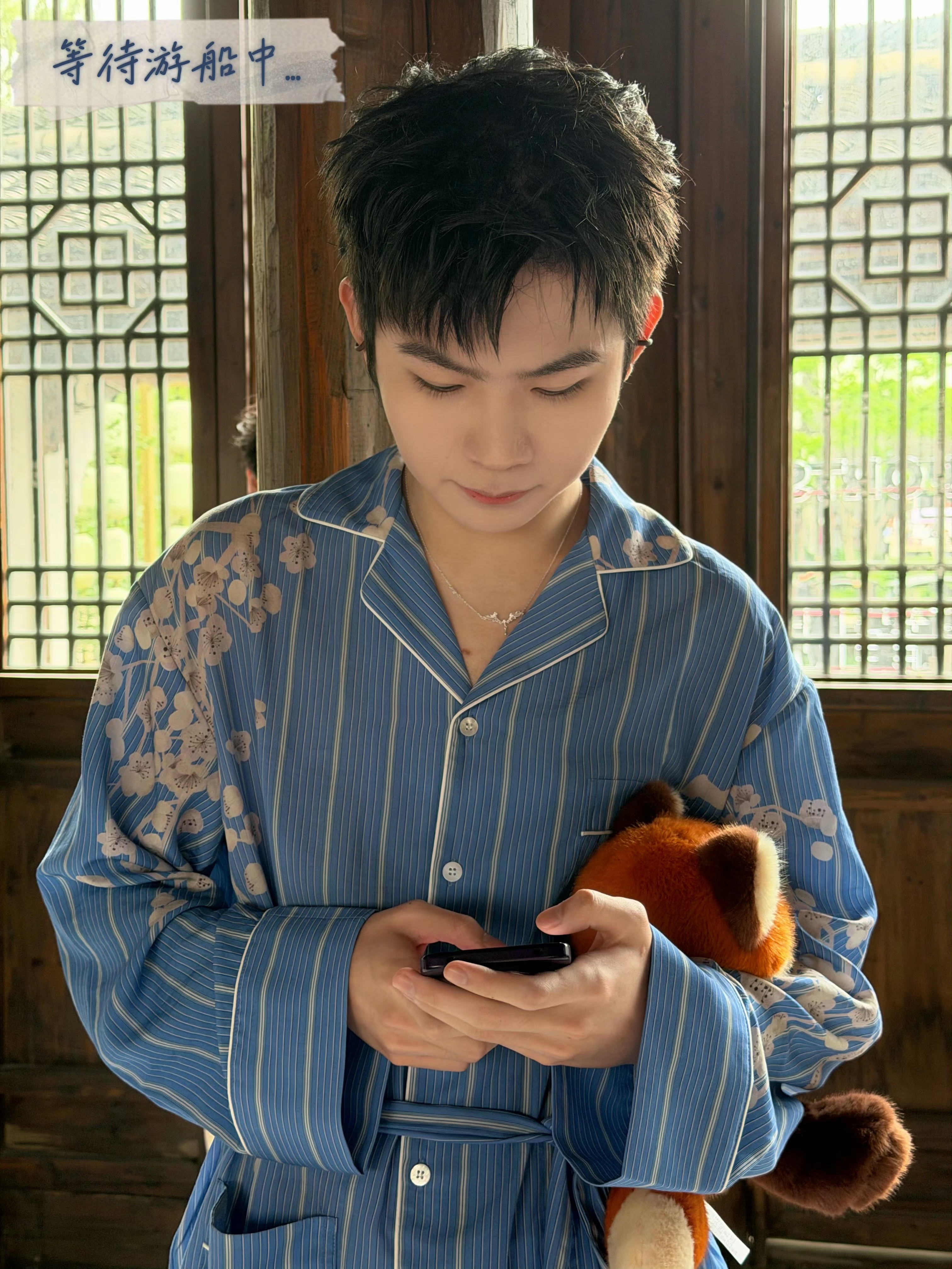 九尾XXZ 🦊九尾的自信与勇敢 大狐狸抱着小狐狸