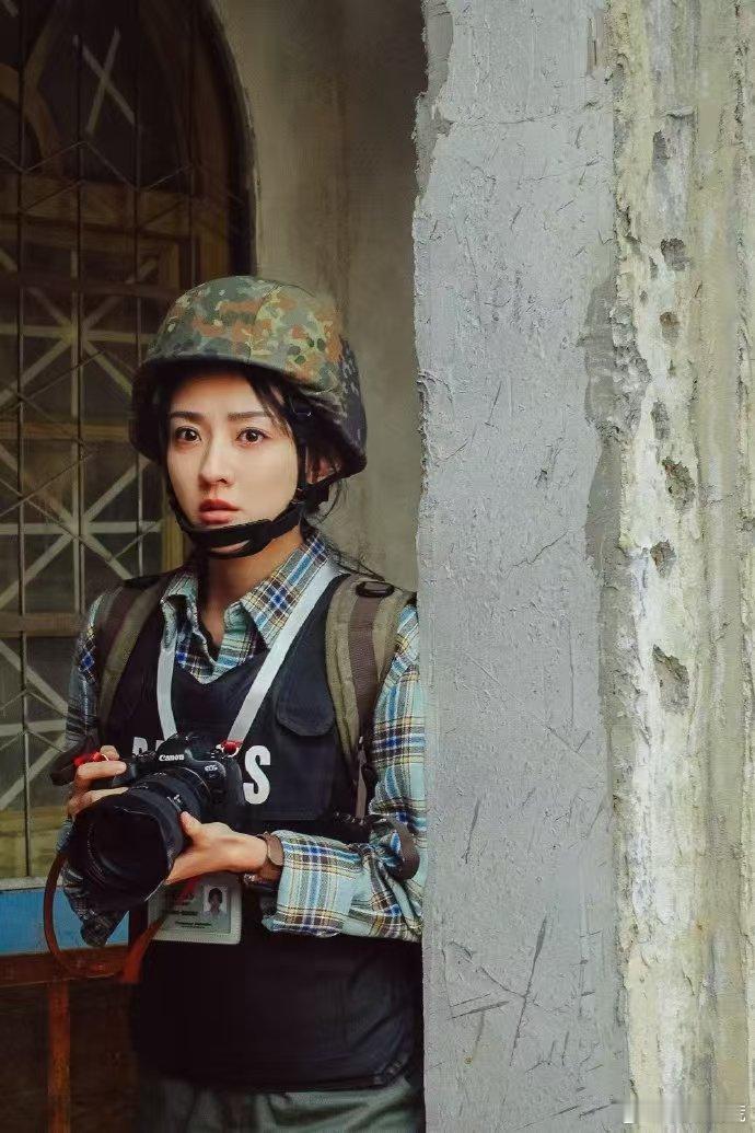 谁懂梁洁泪眼的杀伤力  梁洁细腻演技，真的把宋冉这个角色演活了！那泪眼婆娑的瞬间