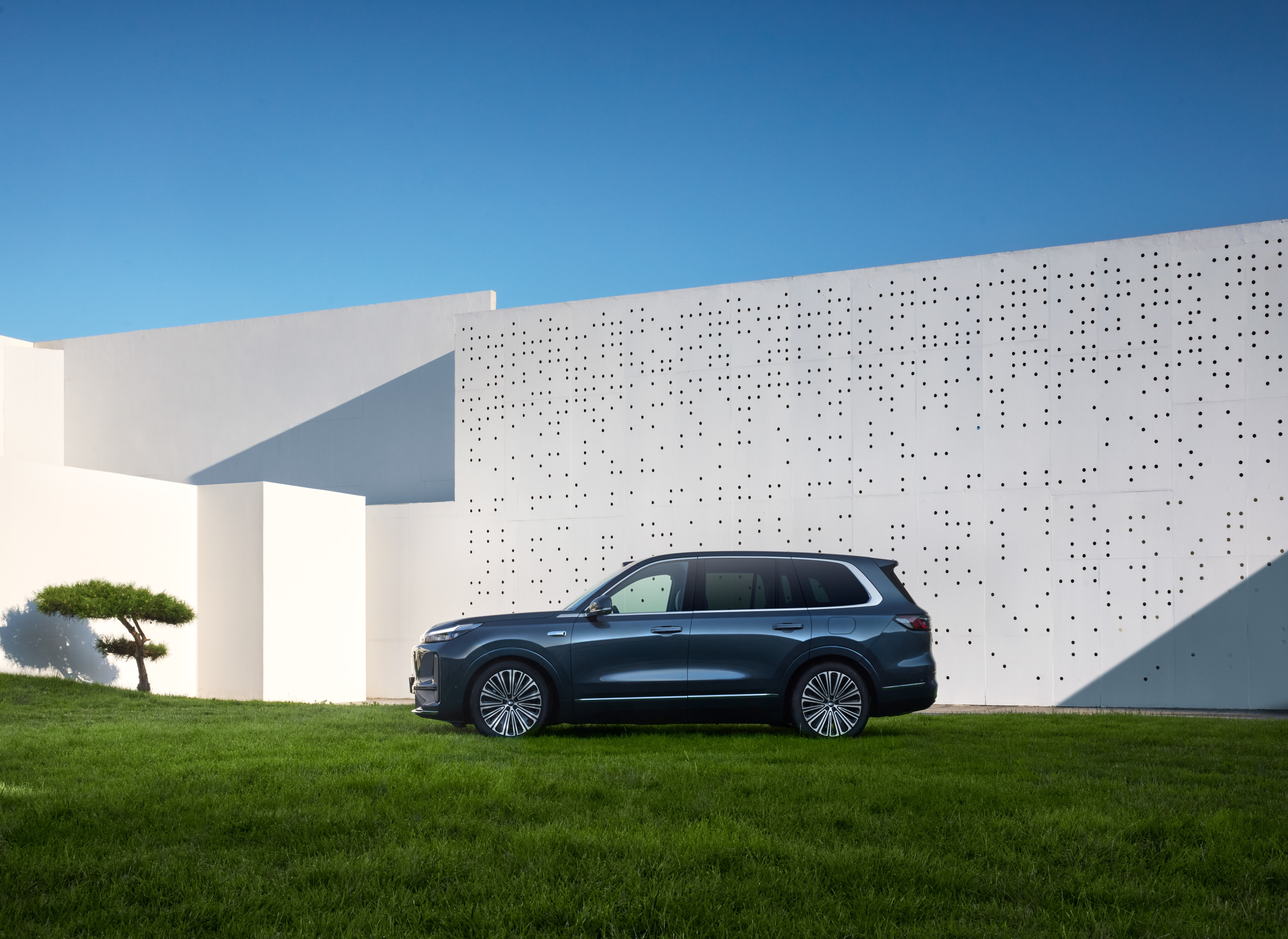 11月1日，吉利汽车公布最新销量数据，旗下吉利银河品牌表现惊艳。10月吉利银河品