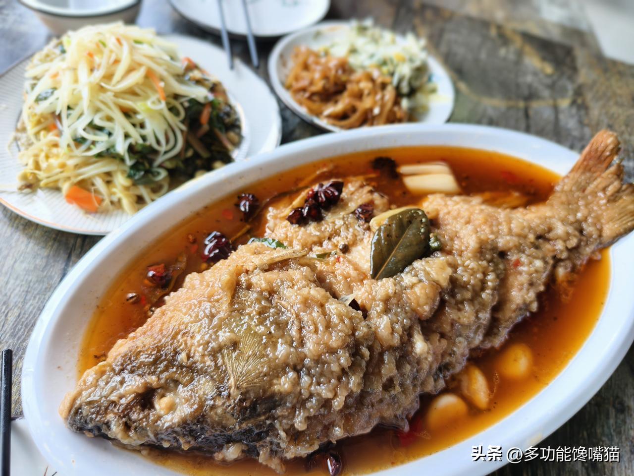 秋日生活打卡季 山西偏关猫姐来到代县游玩，这美食和美景就像双胞胎一样，上午在古城