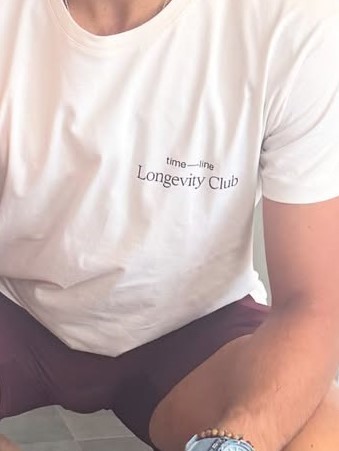 德约科维奇 你闹回黑山了，穿上最爱的人字拖，还看了牙医 还longevity c