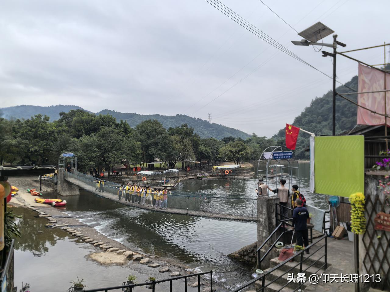 周末得闲，暂别城里的钢筋丛林，卸下平日里的浮躁心绪与周遭喧嚣，踏入山野的怀抱，任