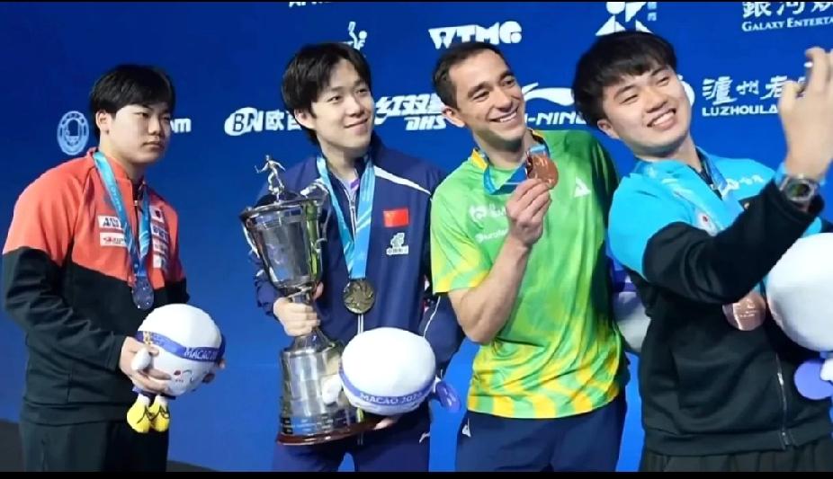 澳门世界杯男单颁奖名场面！这反差感太真实了😂
 
2026澳门乒乓球世界杯男单