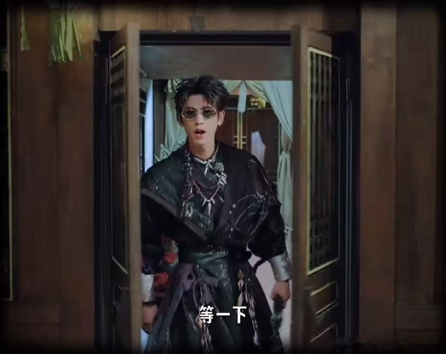杨超越没想到张凌赫是这样的杨超越说张家玮更适合张凌赫开始推理吧张凌赫 见面会 金